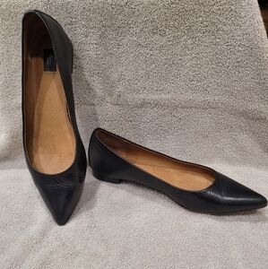 Frye Black Leather Pointy Toe Ballerina Flats - Size 8